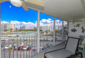 1 Bluebill Ave in Naples, FL - Building Photo