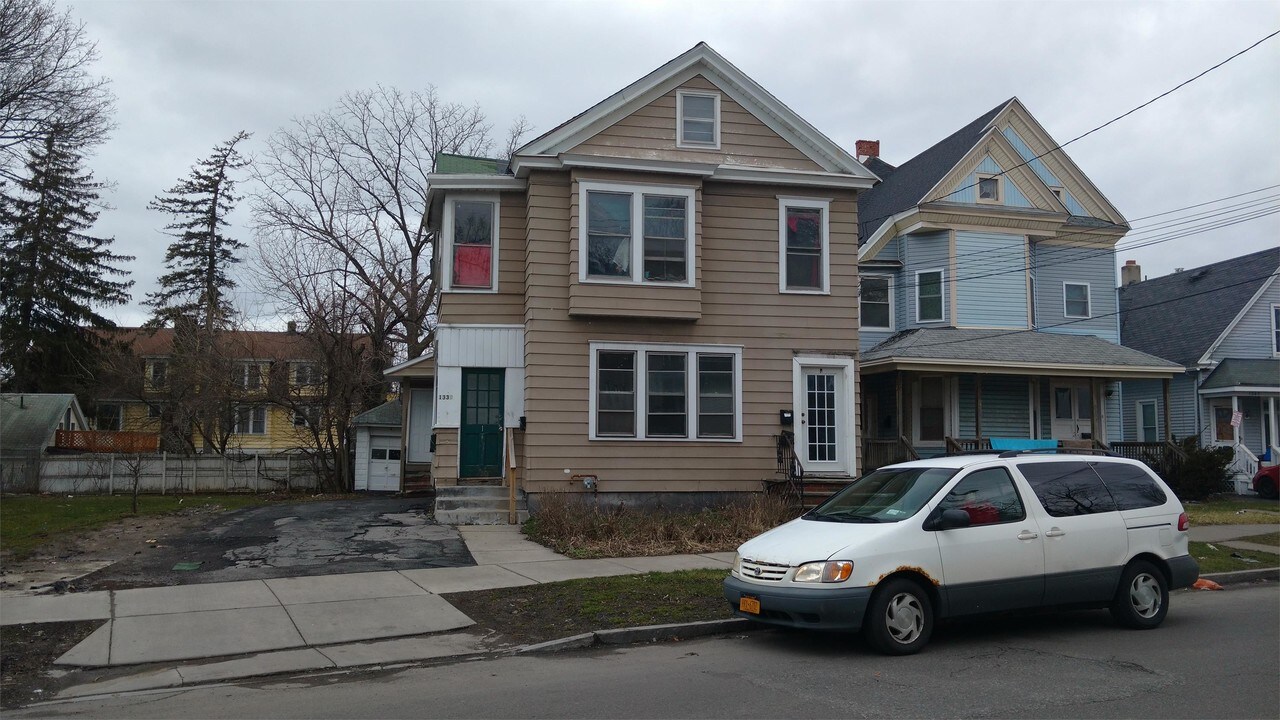 1339 Butternut St-Unit -3 in Syracuse, NY - Building Photo