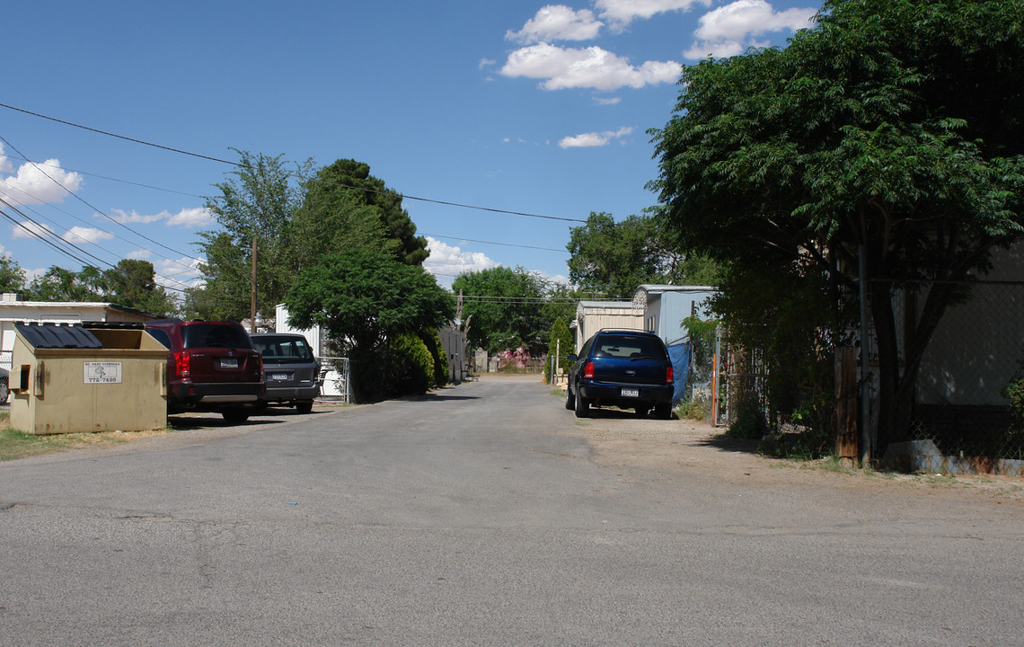 815 Floyd Way in El Paso, TX - Building Photo