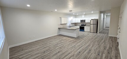 4473 Jackie Dr NE in Moses Lake, WA - Foto de edificio - Building Photo