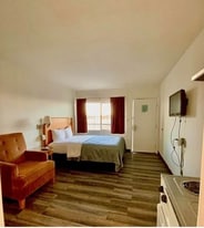 309 E 3rd Ave, Unit 106 in Moses Lake, WA - Building Photo