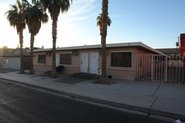 2212 Sunrise Ave in Las Vegas, NV - Building Photo - Building Photo