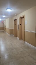 5033 NW 7th St, Unit #410 in Miami, FL - Building Photo - Building Photo