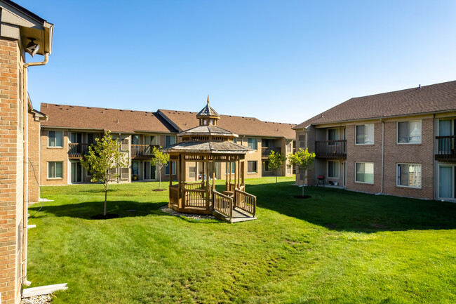 Warren Village Apartments in Warren, MI - Building Photo - Building Photo