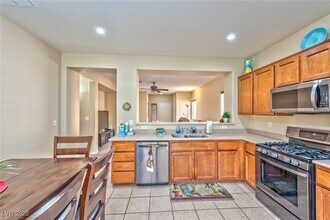 2541 Libretto Ave in Henderson, NV - Building Photo - Building Photo