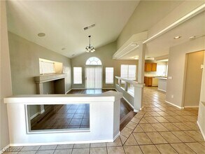 7612 Glorietta Bay Ct in Las Vegas, NV - Building Photo - Building Photo