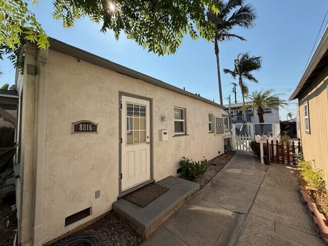 8816 La Mesa Blvd-Unit -#A in La Mesa, CA - Building Photo - Building Photo