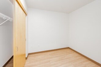 Cedar Crossing in Seattle, WA - Building Photo - Building Photo