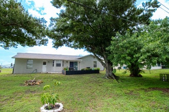 2124 NE 7th Pl in Cape Coral, FL - Building Photo - Building Photo