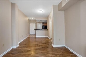 3040 Peachtree Rd in Atlanta, GA - Building Photo - Building Photo