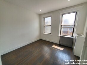 36 Peterborough St, Unit 25 in Boston, MA - Foto de edificio - Building Photo