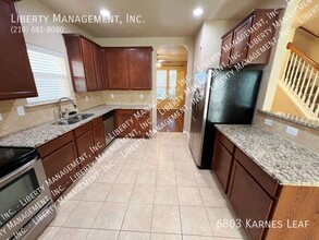 6803 Karnes Leaf in San Antonio, TX - Building Photo - Building Photo