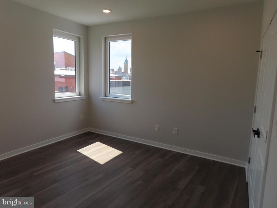 101 W Oxford St in Philadelphia, PA - Building Photo