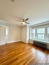 17 Edgecliff Rd in Watertown, MA - Building Photo - Building Photo