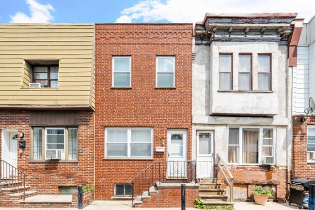 property at 2629 S Sheridan St