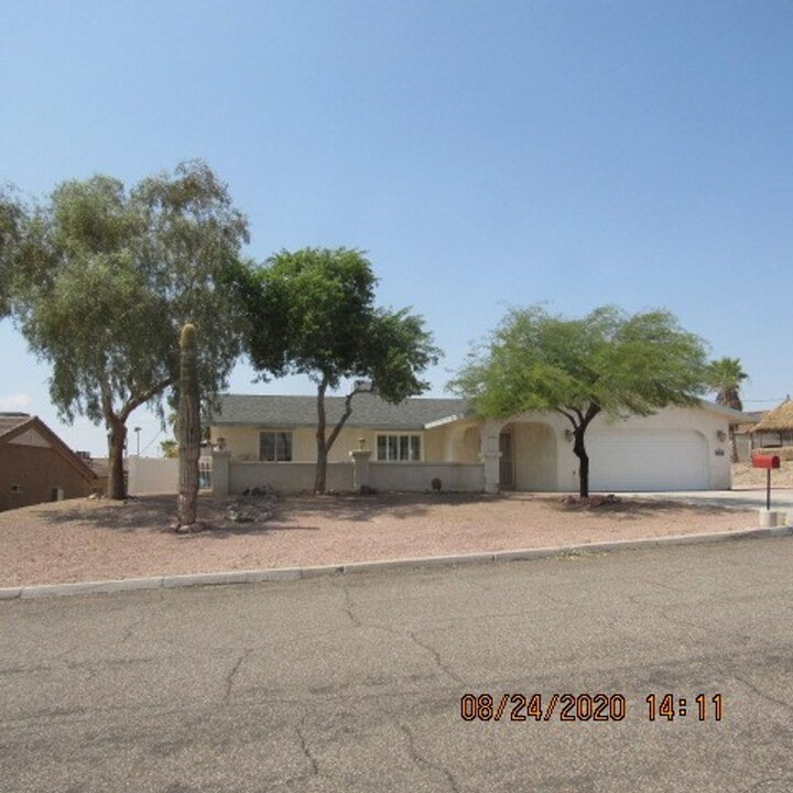 3445 Newport Dr in Lake Havasu City, AZ - Building Photo