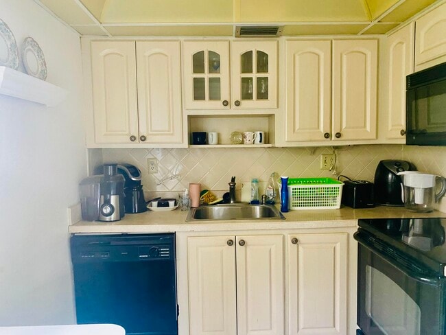 441 Burgundy N in Delray Beach, FL - Building Photo - Building Photo