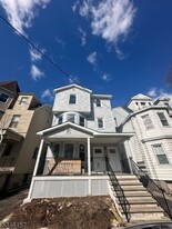 105 S 7th St in Newark, NJ - Building Photo