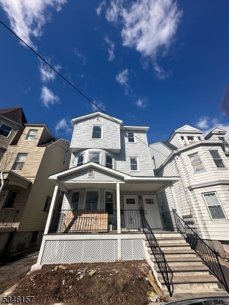 105 S 7th St in Newark, NJ - Building Photo