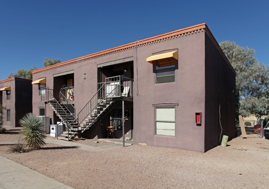 1241 E Milton Rd in Tucson, AZ - Foto de edificio