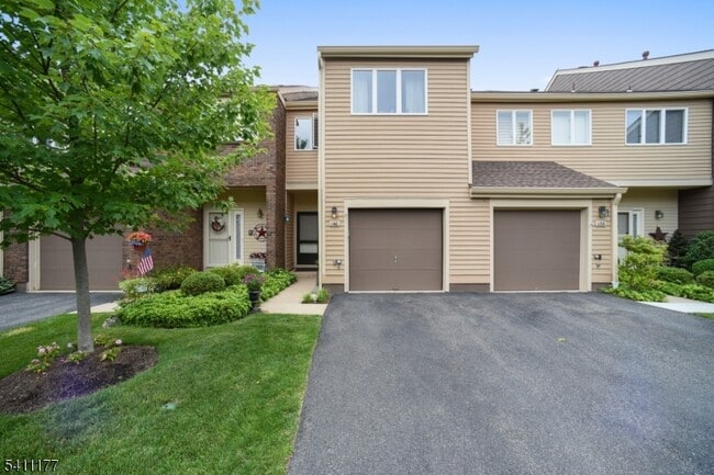 property at 140 Kingston Ct