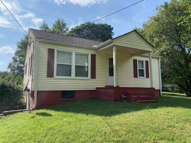 6393 Eatons Creek Rd in Nashville, TN - Building Photo - Building Photo