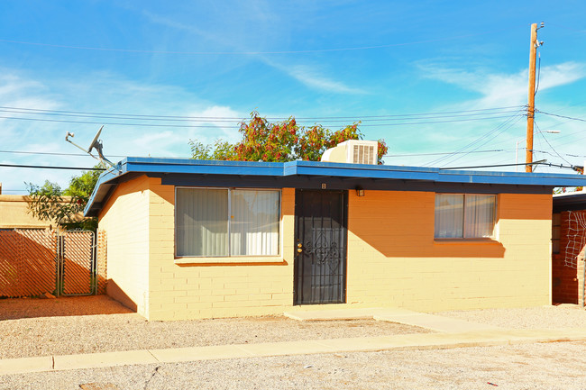 5622-5632 E 26th St in Tucson, AZ - Foto de edificio - Building Photo