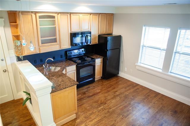 property at 5837 Velasco Ave
