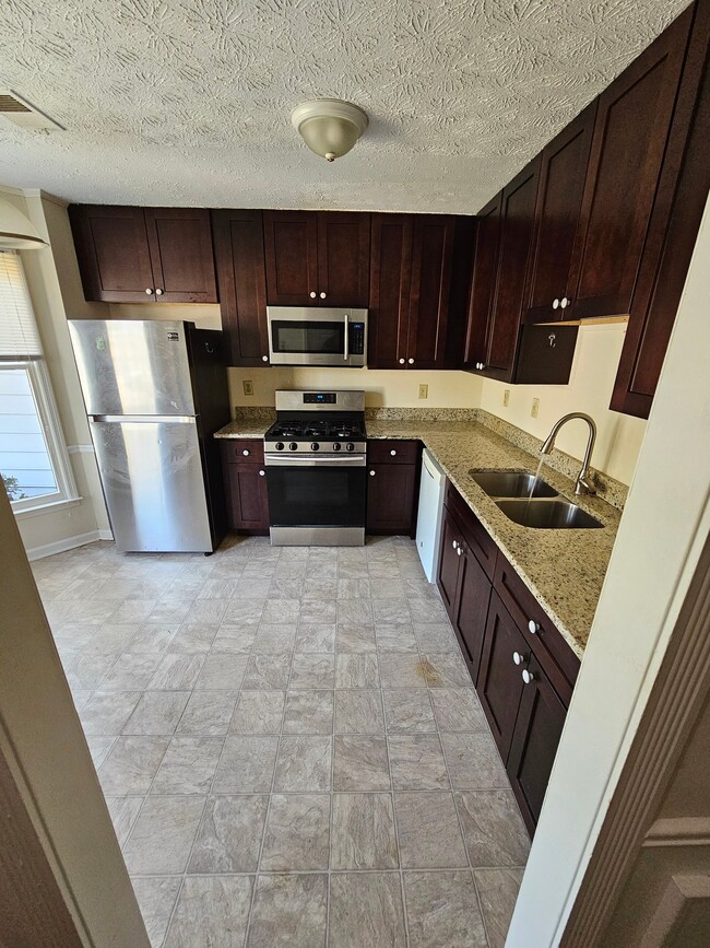 1007 Oaks Pkwy SE in Smyrna, GA - Building Photo - Building Photo