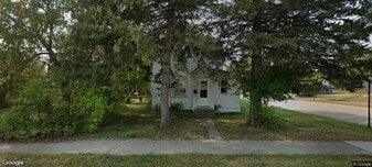 723 Irvine Ave NW in Bemidji, MN - Building Photo