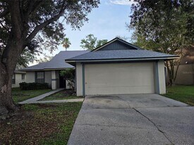 2010 Branch Tree Ln in Brandon, FL - Building Photo