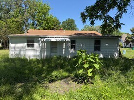 864 N 79th St in East St. Louis, IL - Building Photo