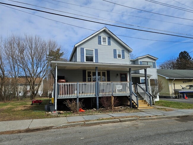 42 Barcelow St in Port Jervis, NY - Building Photo - Building Photo