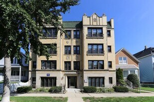 4747 N Hermitage Ave, Unit 1 in Chicago, IL - Building Photo