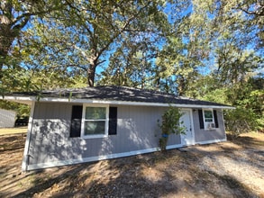 144 Seminole Cir in Onalaska, TX - Building Photo - Building Photo
