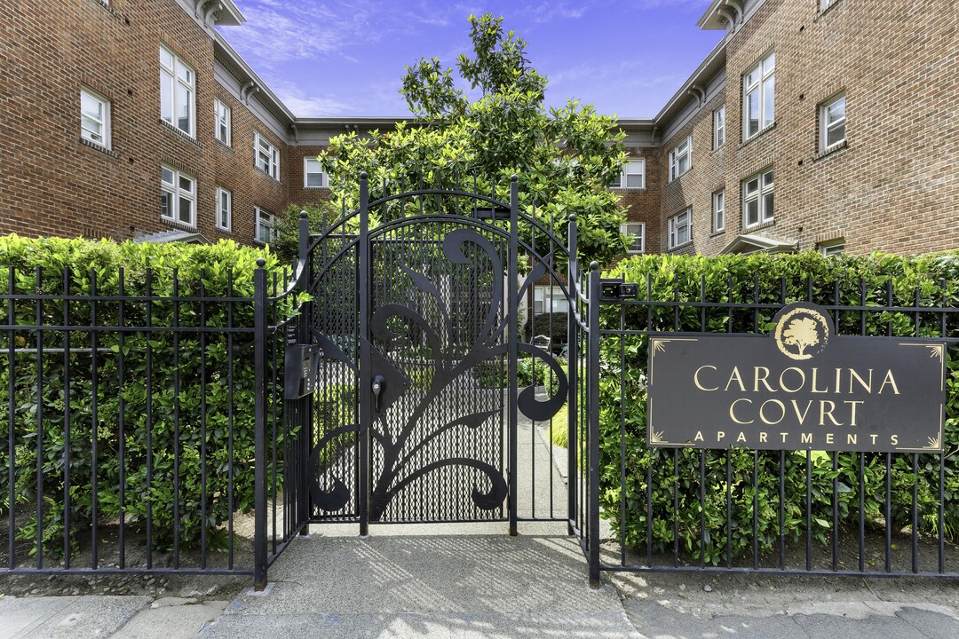 Carolina Court Apartment Homes in Seattle, WA - Foto de edificio