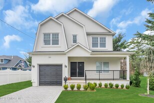474 Rickey Ln in Long Branch, NJ - Building Photo