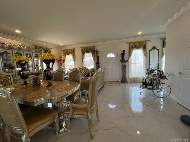 126 Trafalgar Dr in Shirley, NY - Building Photo - Building Photo