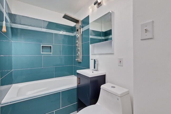 289 Bridgeview Dr in San Francisco, CA - Building Photo - Building Photo