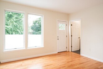 171 Everett St in Boston, MA - Building Photo - Building Photo