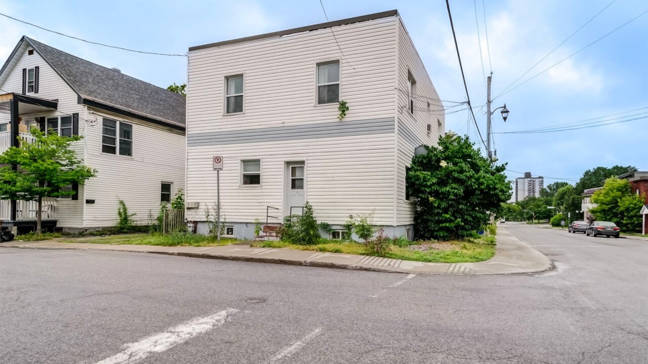 162 Laval Rue in Gatineau, QC - Building Photo