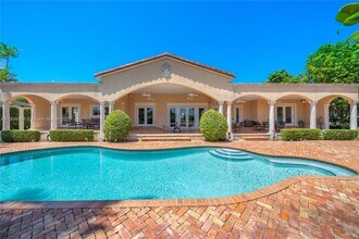 600 Marquesa Dr in Coral Gables, FL - Building Photo - Building Photo