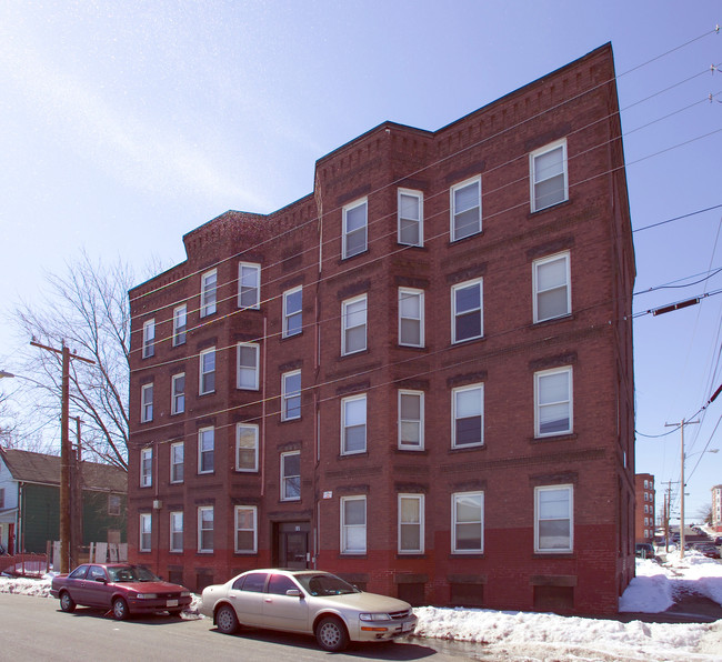 105 N East St in Holyoke, MA - Building Photo - Building Photo