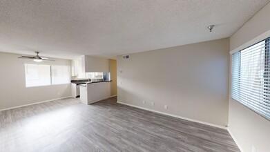 12617 OXNARD in North Hollywood, CA - Foto de edificio - Interior Photo