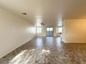 6904 Gothic Marigold St in Las Vegas, NV - Building Photo - Building Photo