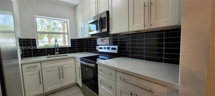 270 Layne Blvd in Hallandale Beach, FL - Building Photo - Building Photo