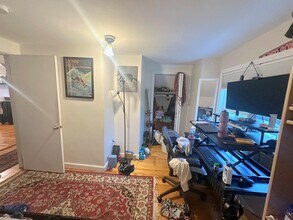 30 Rogers Ave, Unit 3 in Somerville, MA - Building Photo - Building Photo