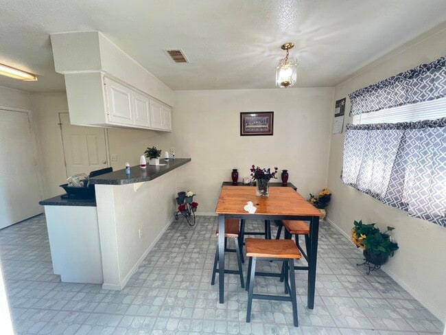 308 S Calhoun St in Midland, TX - Building Photo - Building Photo