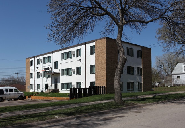 1720 19th Ave NE in Minneapolis, MN - Building Photo - Building Photo