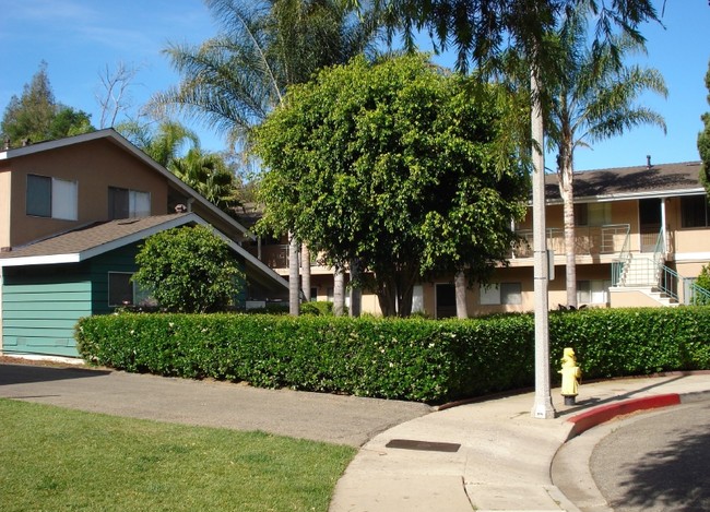 Sheila Apartments in Santa Barbara, CA - Building Photo - Building Photo